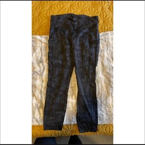 Camo lululemon 7/8 fast and free leggings